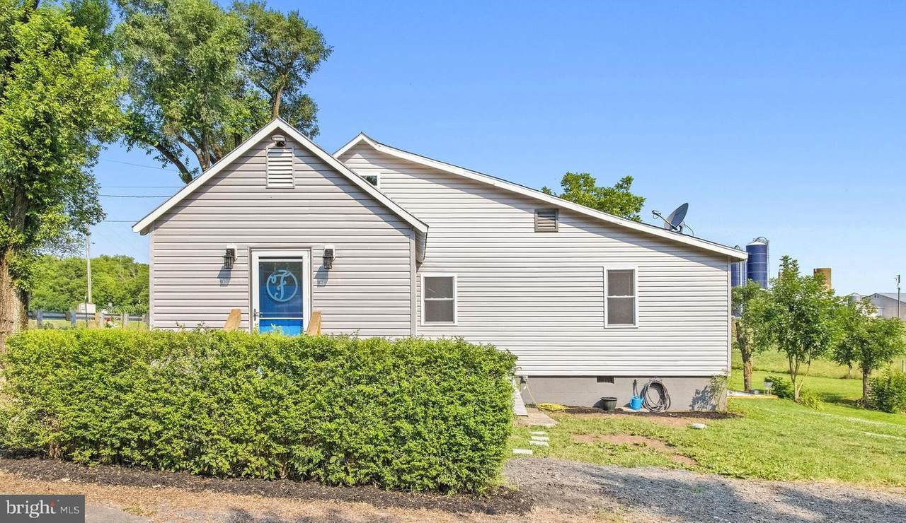 10113 Elk Run Road - Photo 1