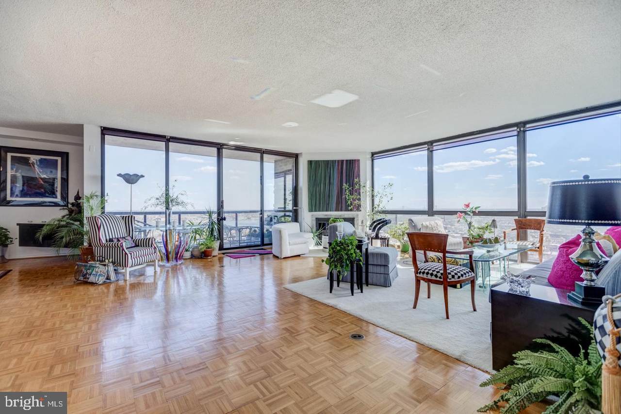 241 6TH Street - Photo 1