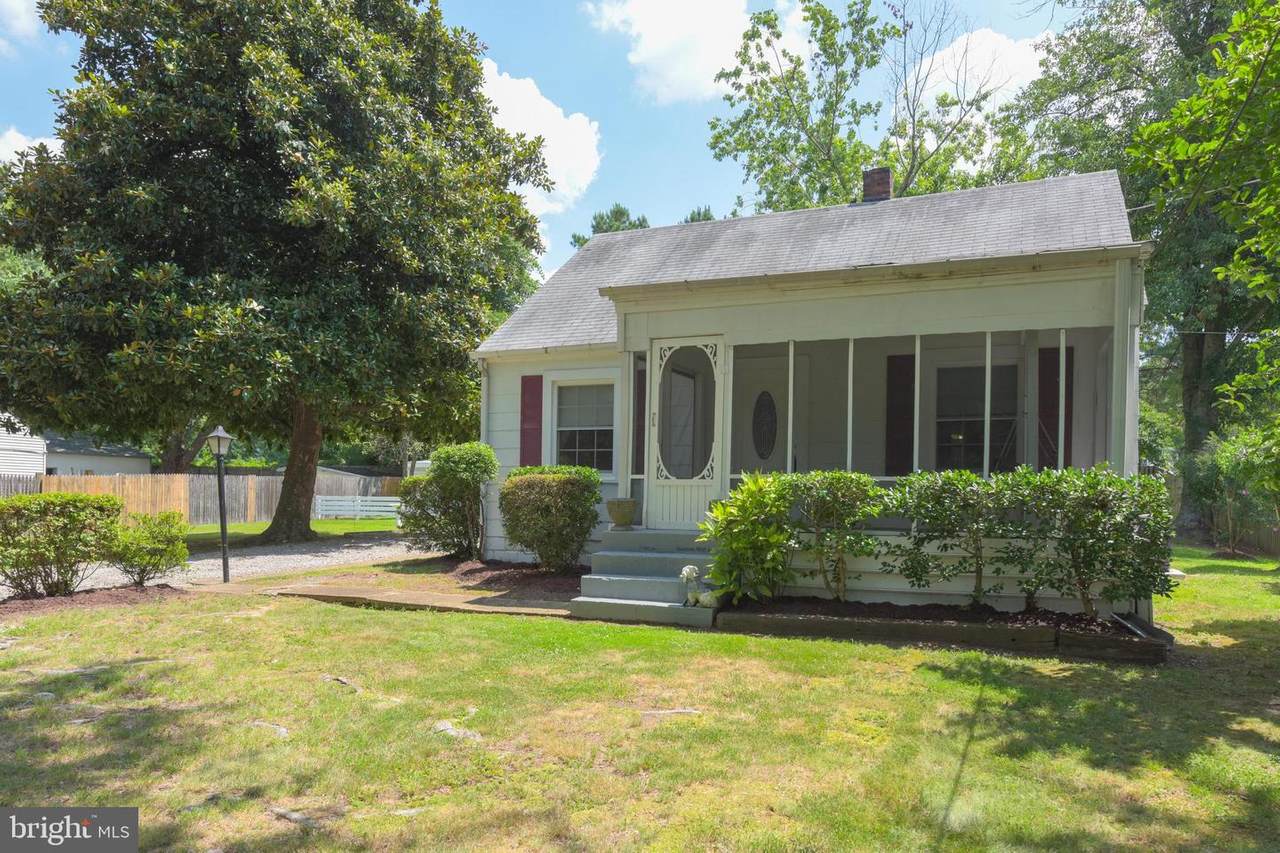 8425 Woodlawn Street - Photo 1