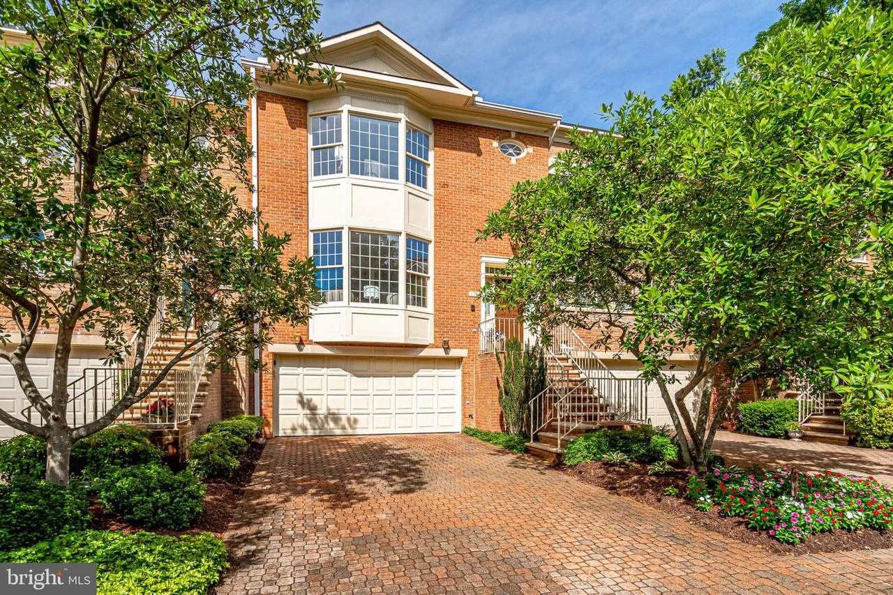115 Gresham Place - Photo 1