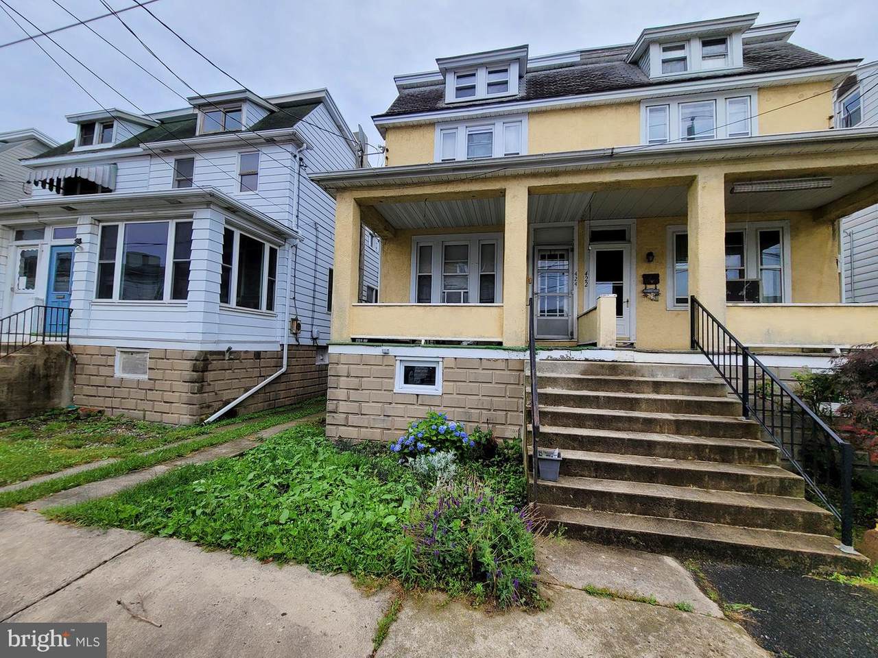424 Hess Street - Photo 1