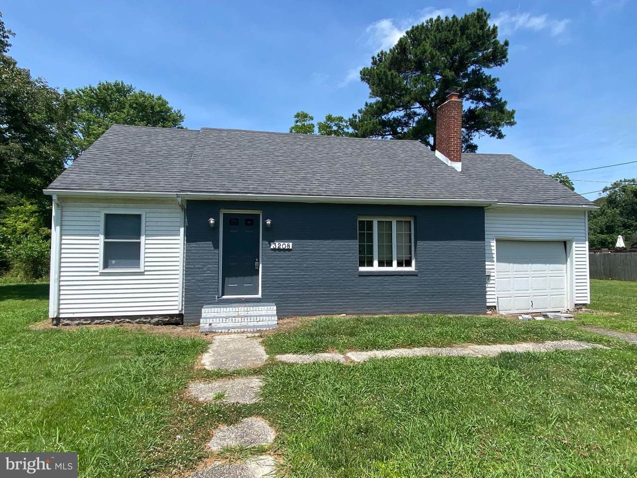3208 Lawsonia Road - Photo 1