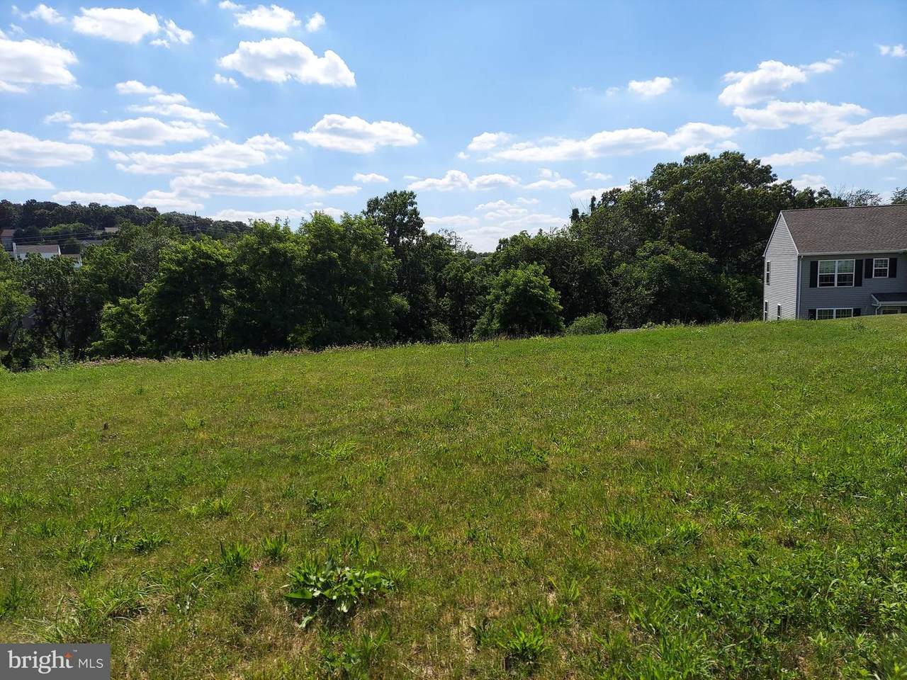 325 Barclay Drive - Photo 1