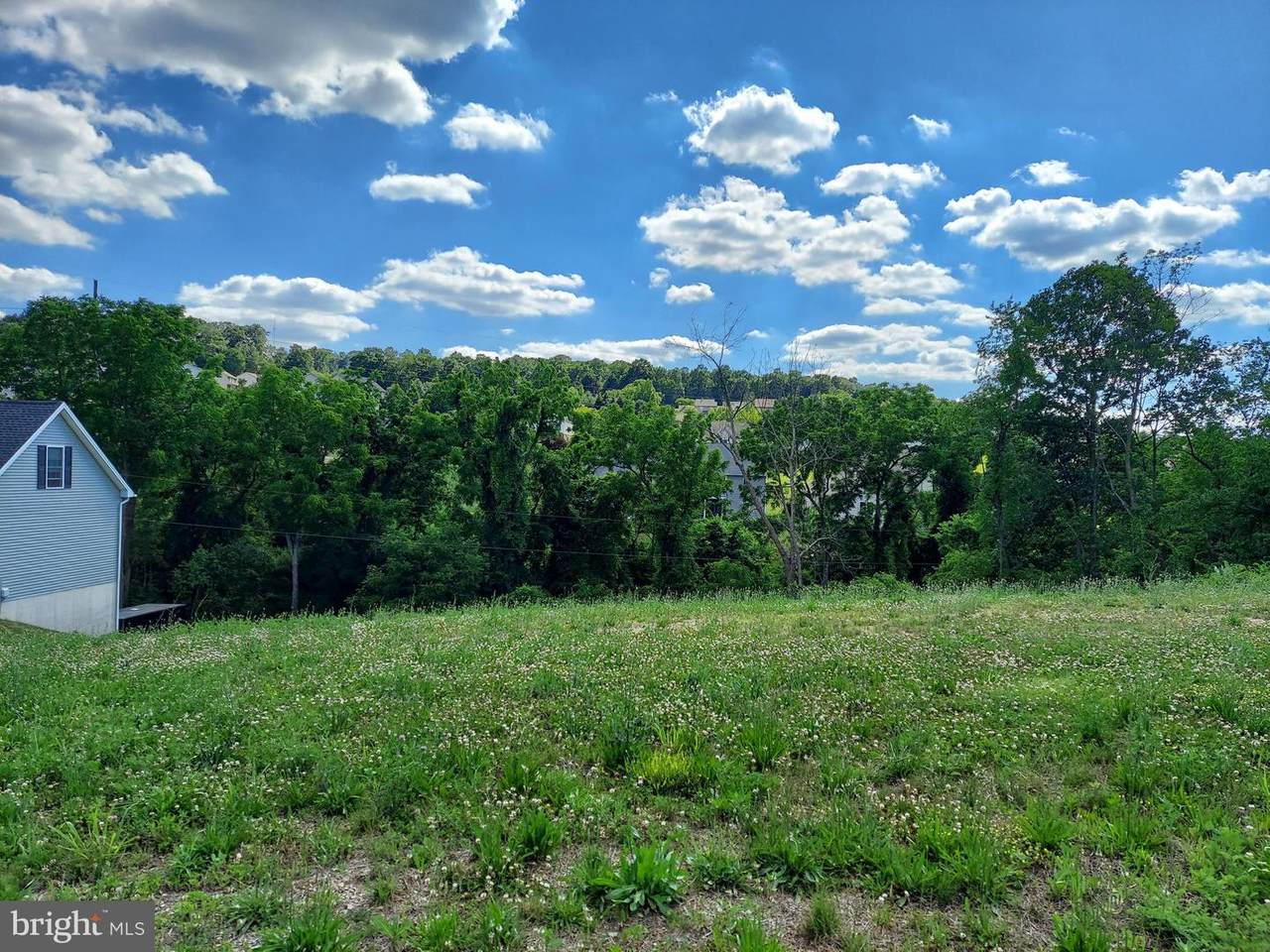 375 Barclay Drive - Photo 1