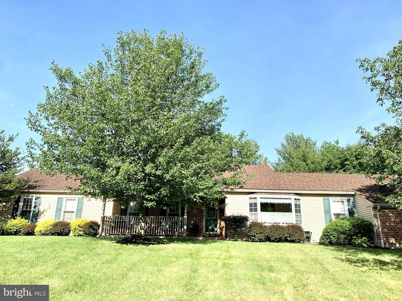 1940 Peach Tree Lane - Photo 1