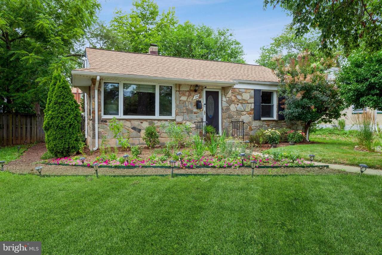 704 Greenwood Road - Photo 1