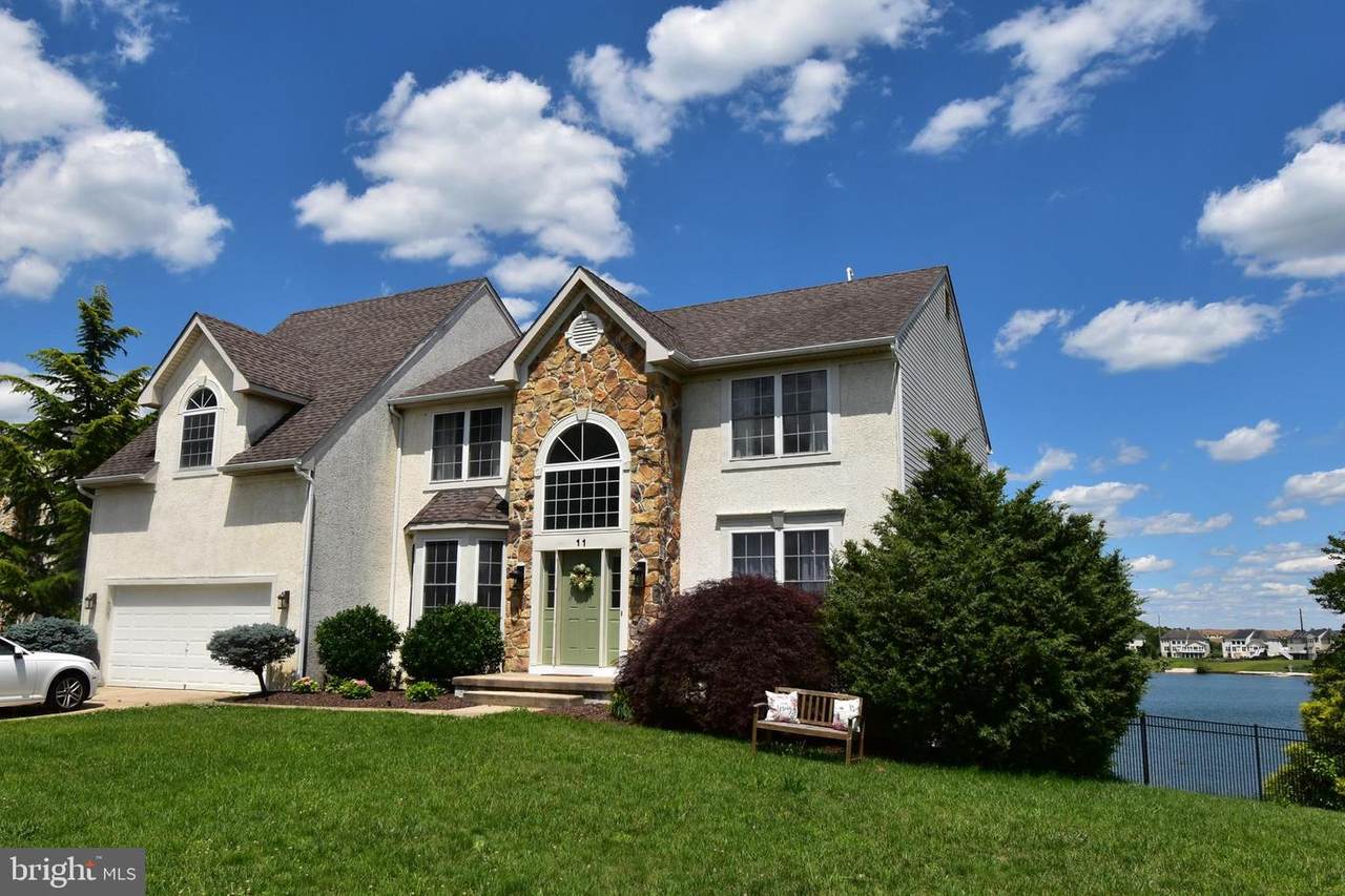 11 Waterview Drive - Photo 1