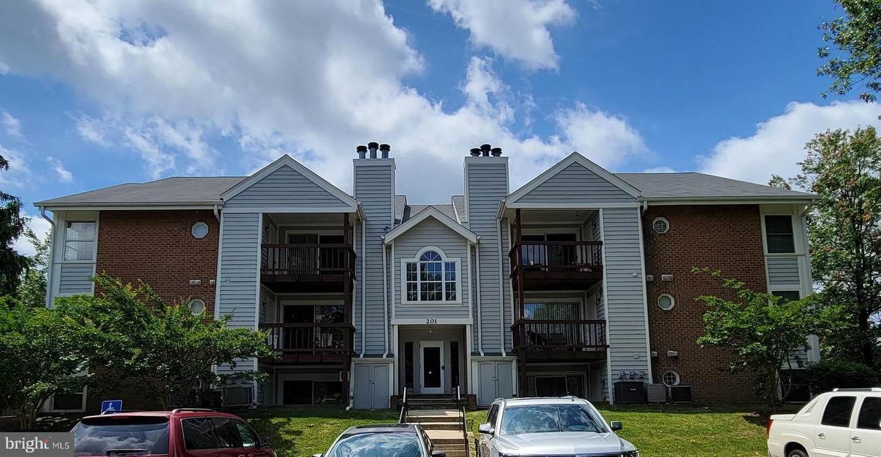 201 Water Fountain Court - Photo 1