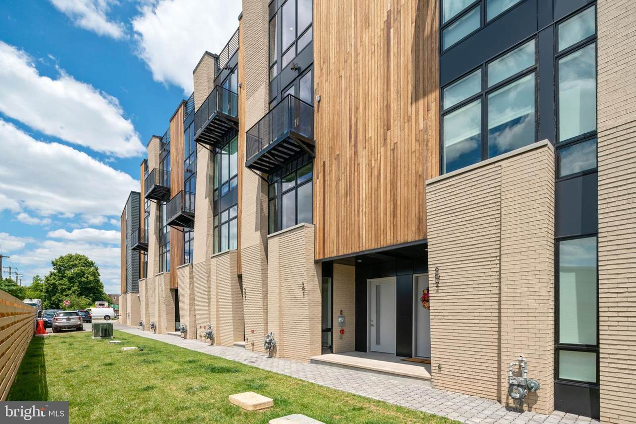 602 5TH Street - Photo 1