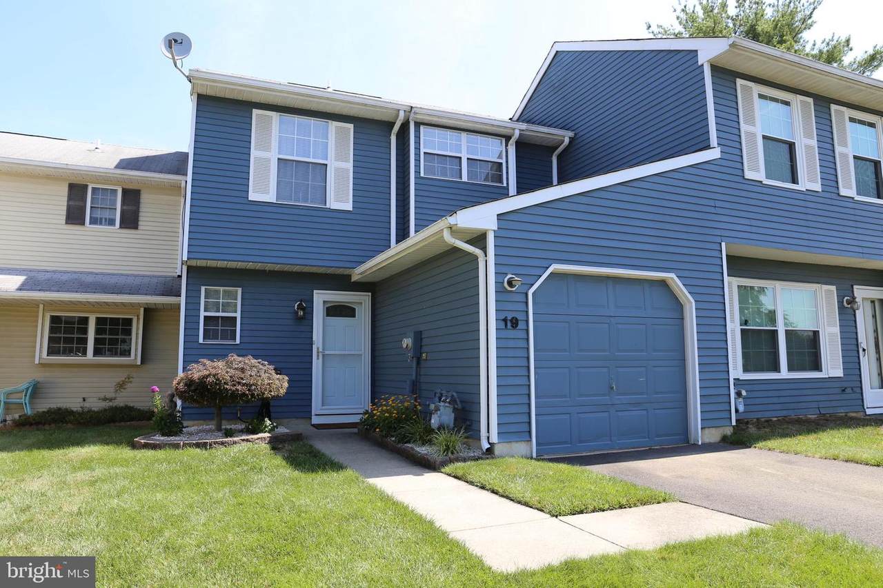 19 Berkshire Court - Photo 1