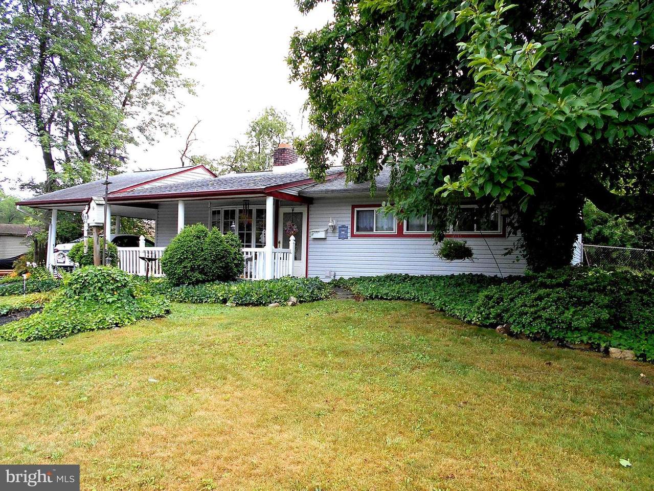 217 Magnolia Drive - Photo 1