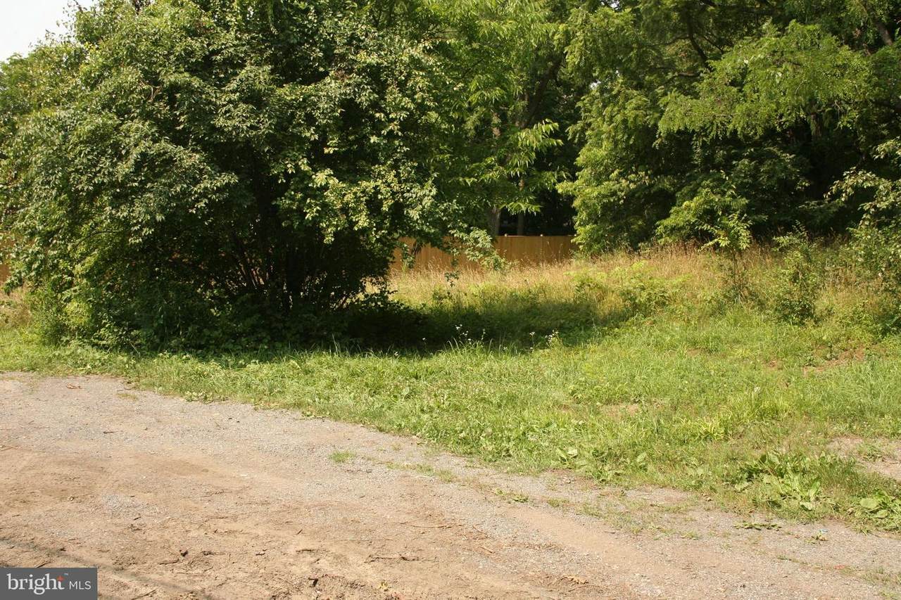 Main - Photo 1