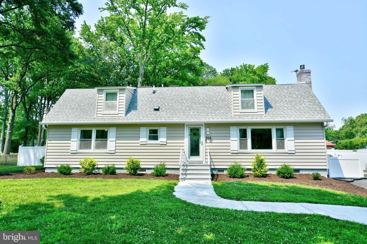 306 Bay City Road - Photo 1