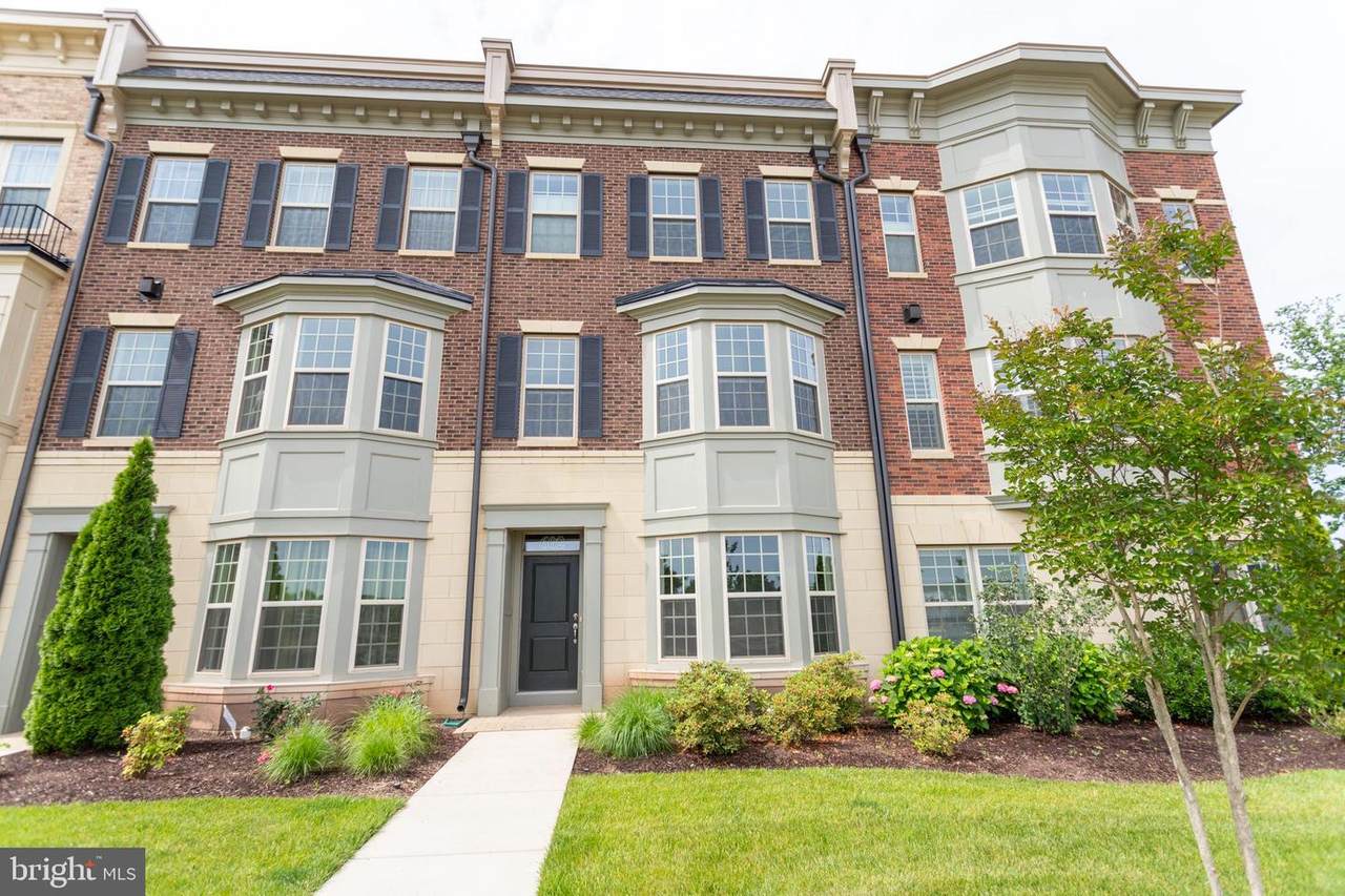 602 Fair Winds Way - Photo 1