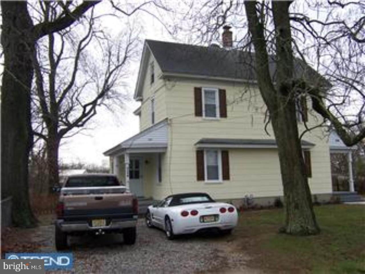 324-326 Center Street - Photo 1