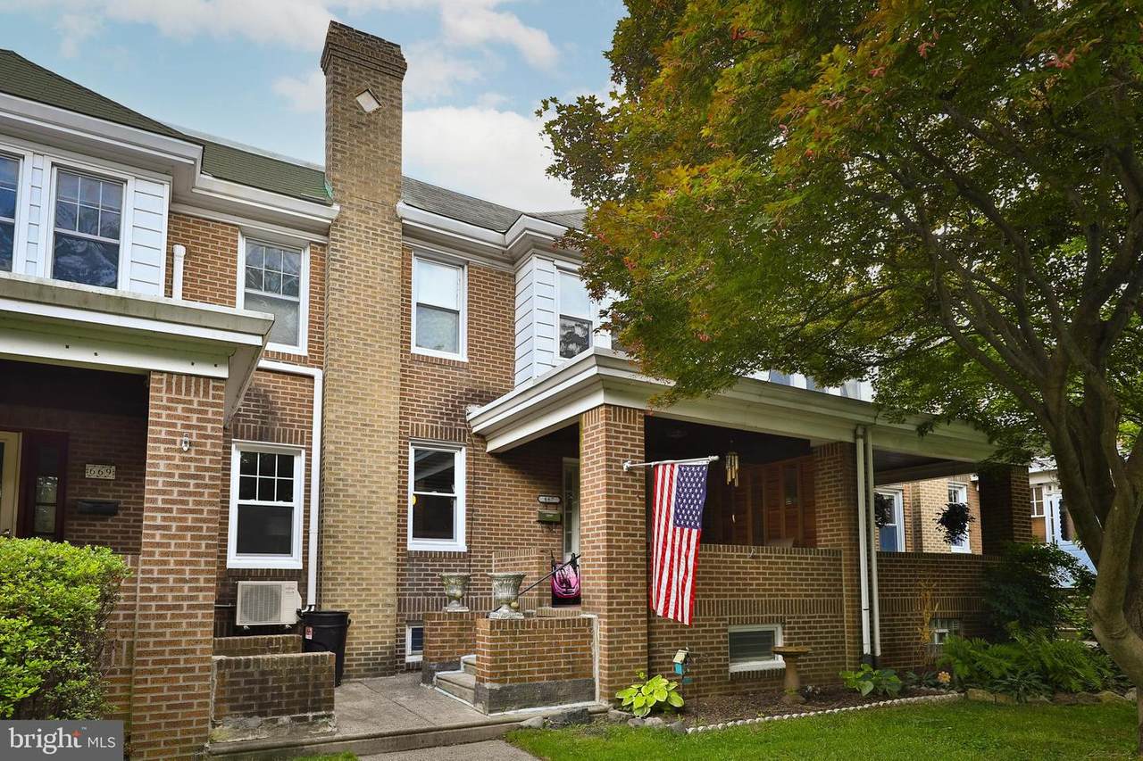 667 Roxborough Avenue - Photo 1