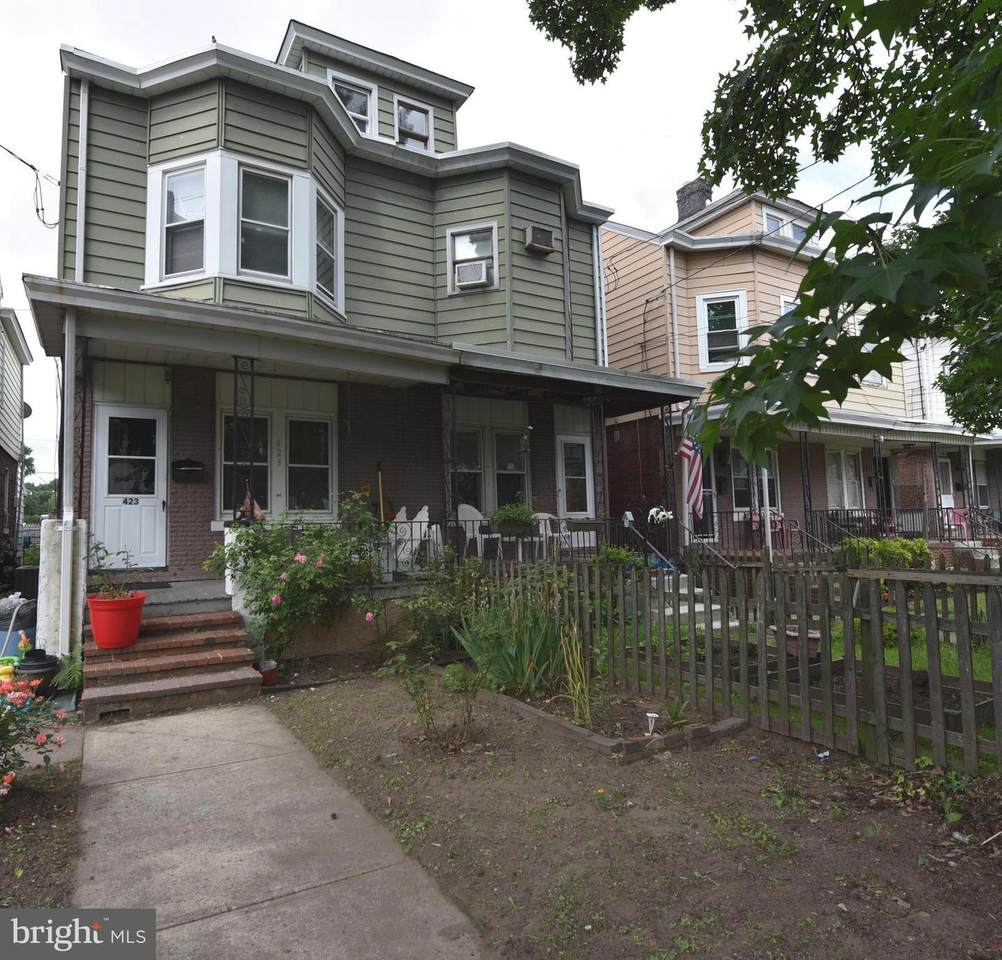423 Olden Avenue - Photo 1