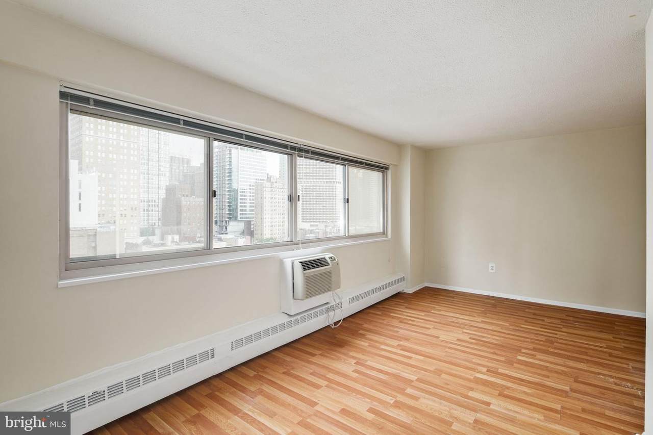 2101 Chestnut Street - Photo 1