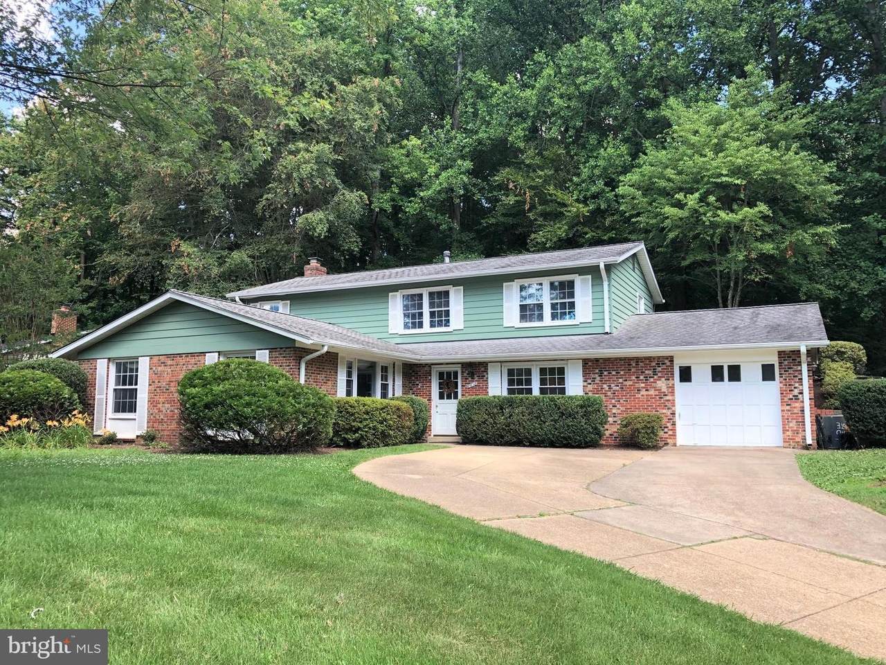 8618 Grosvenor Court - Photo 1