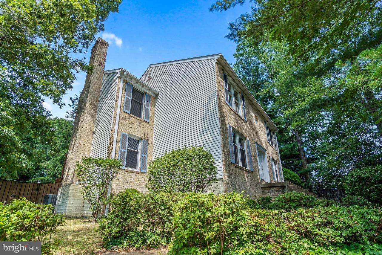 15713 Edgewood Drive - Photo 1