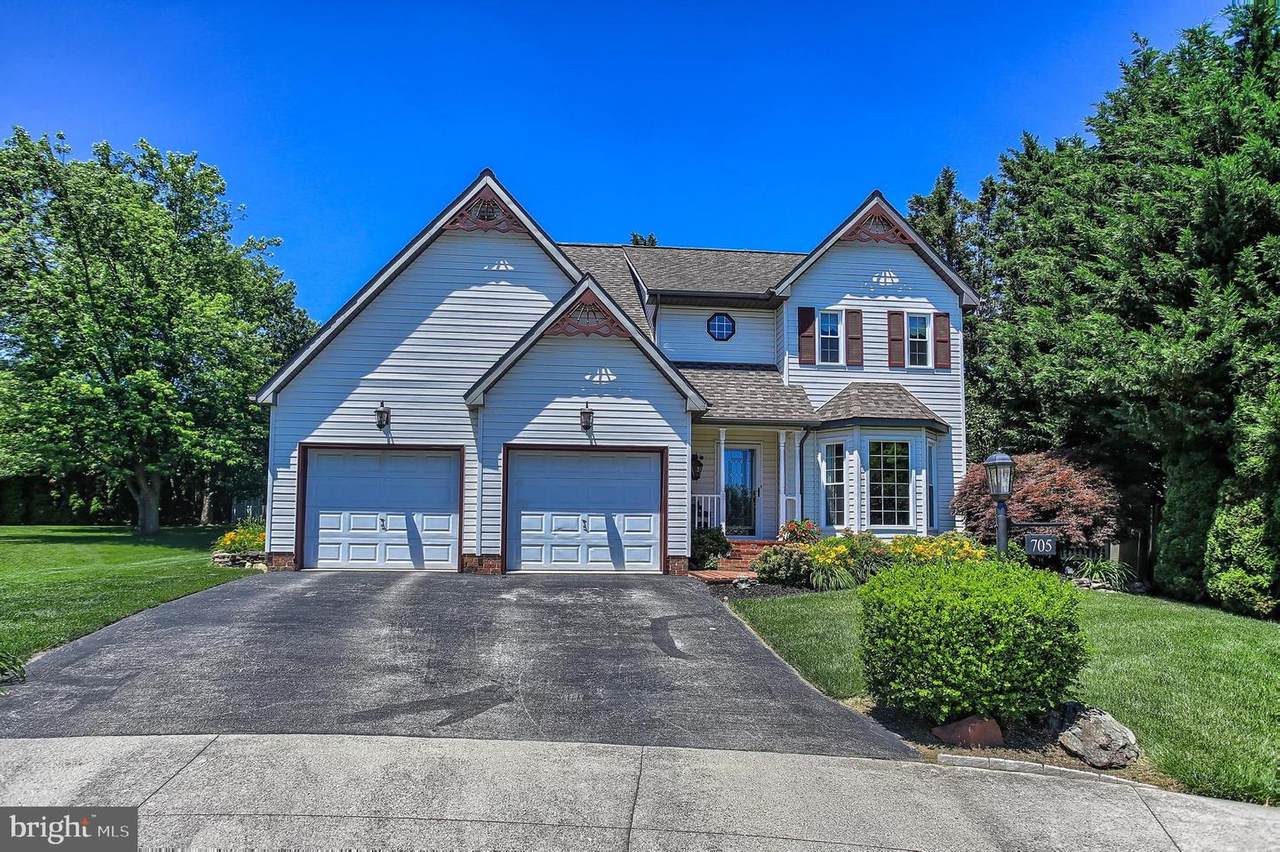 705 Hemlock Court - Photo 1