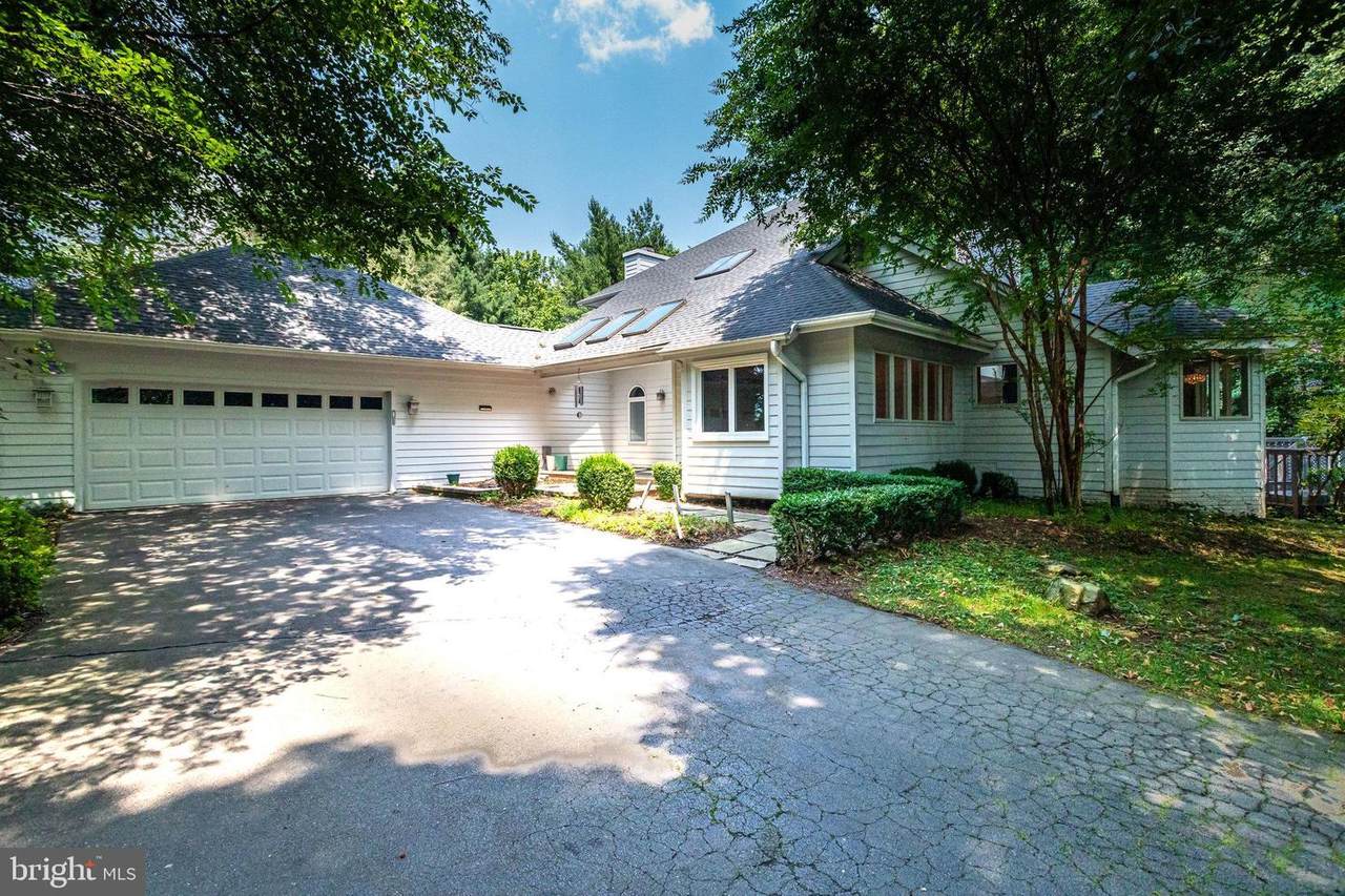 323 Canterwood Lane - Photo 1
