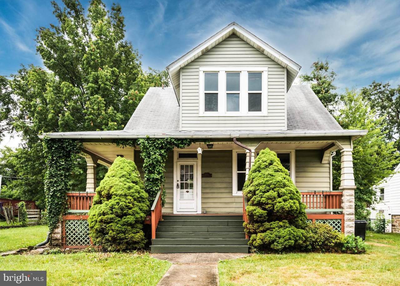 2621 Hillcrest Avenue - Photo 1