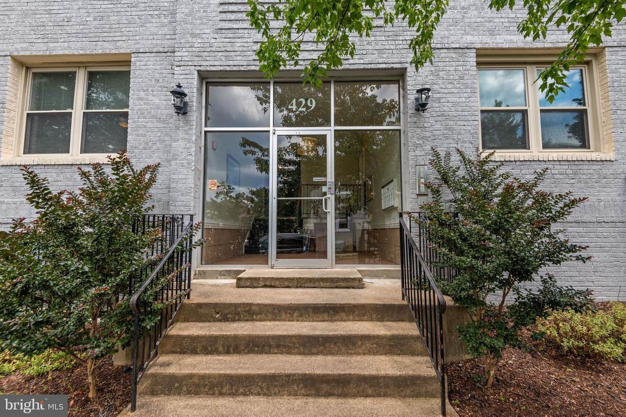 429 18TH Street - Photo 1