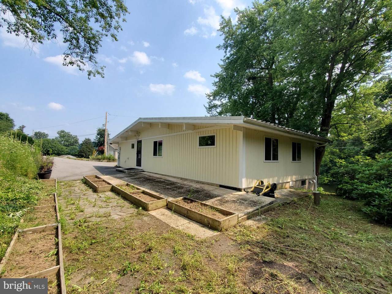 573 Shore Drive - Photo 1