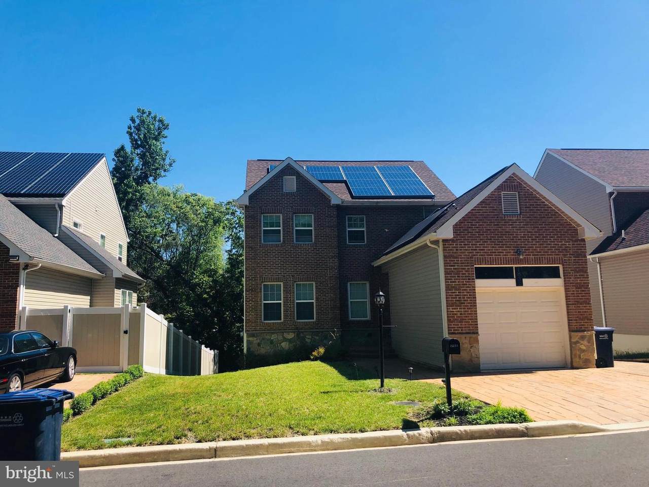 1832 Woodmont Place - Photo 1