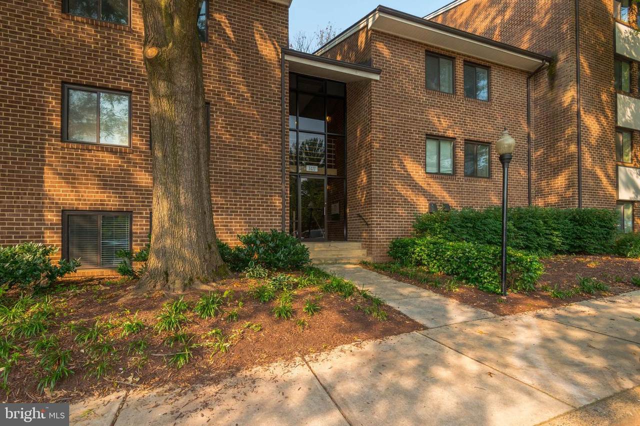 1411 Northgate Square - Photo 1
