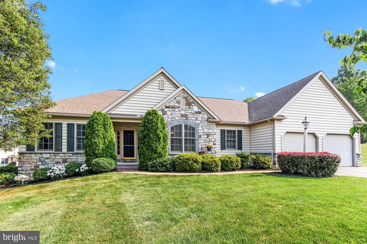 611 Mountain Laurel Lane - Photo 1