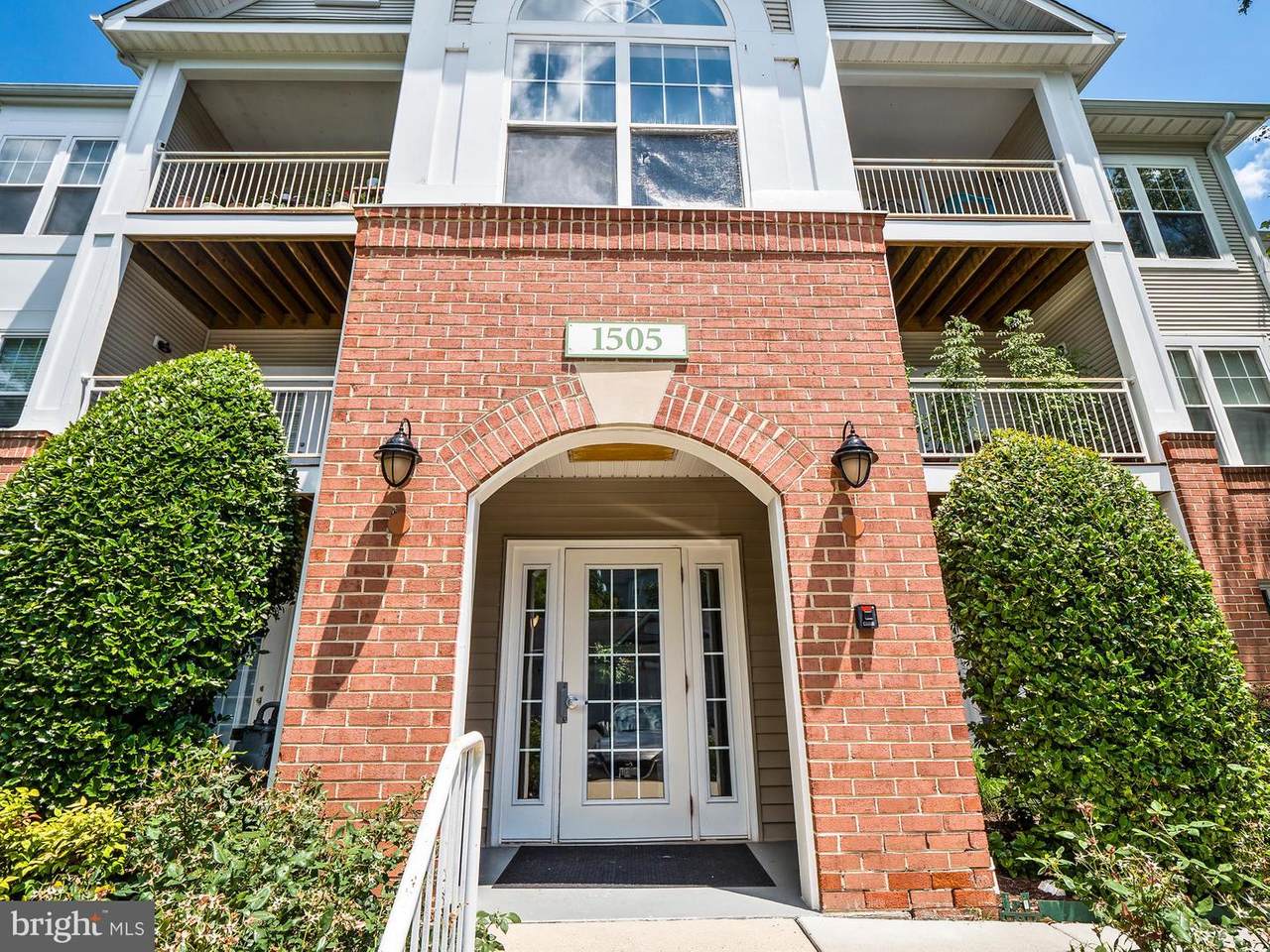 1505 Point Drive - Photo 1