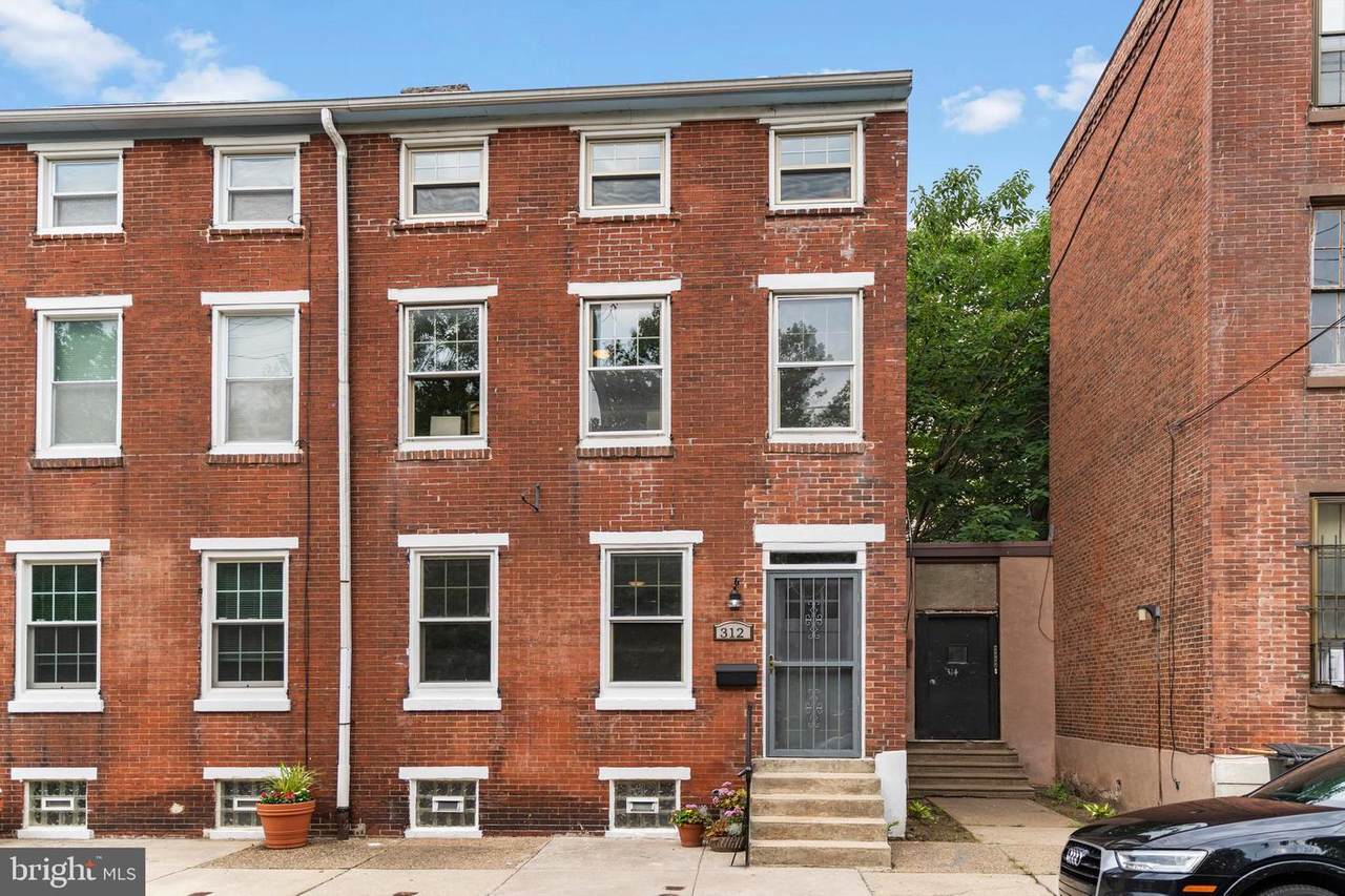 312 39TH Street - Photo 1