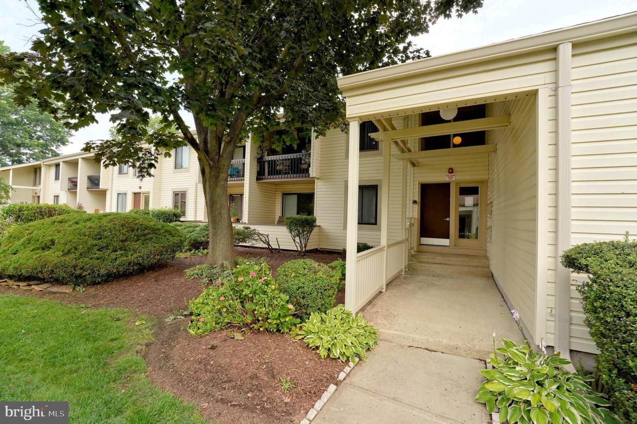 Z-10 Avon Drive - Photo 1
