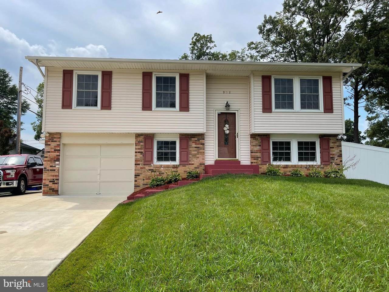 908 Prentiss Road - Photo 1