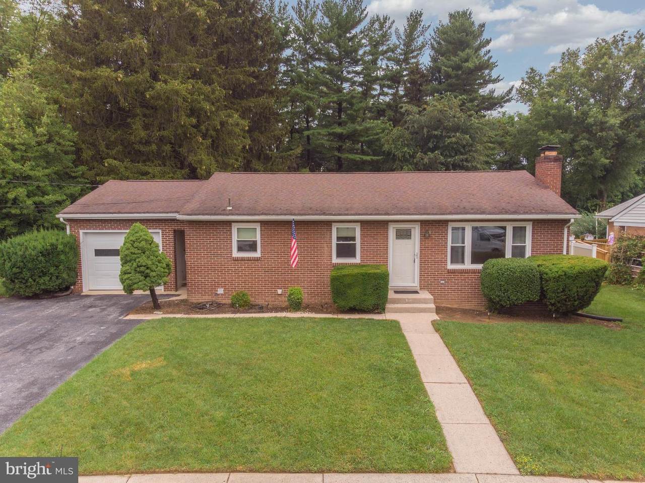 48 Hampton Place - Photo 1