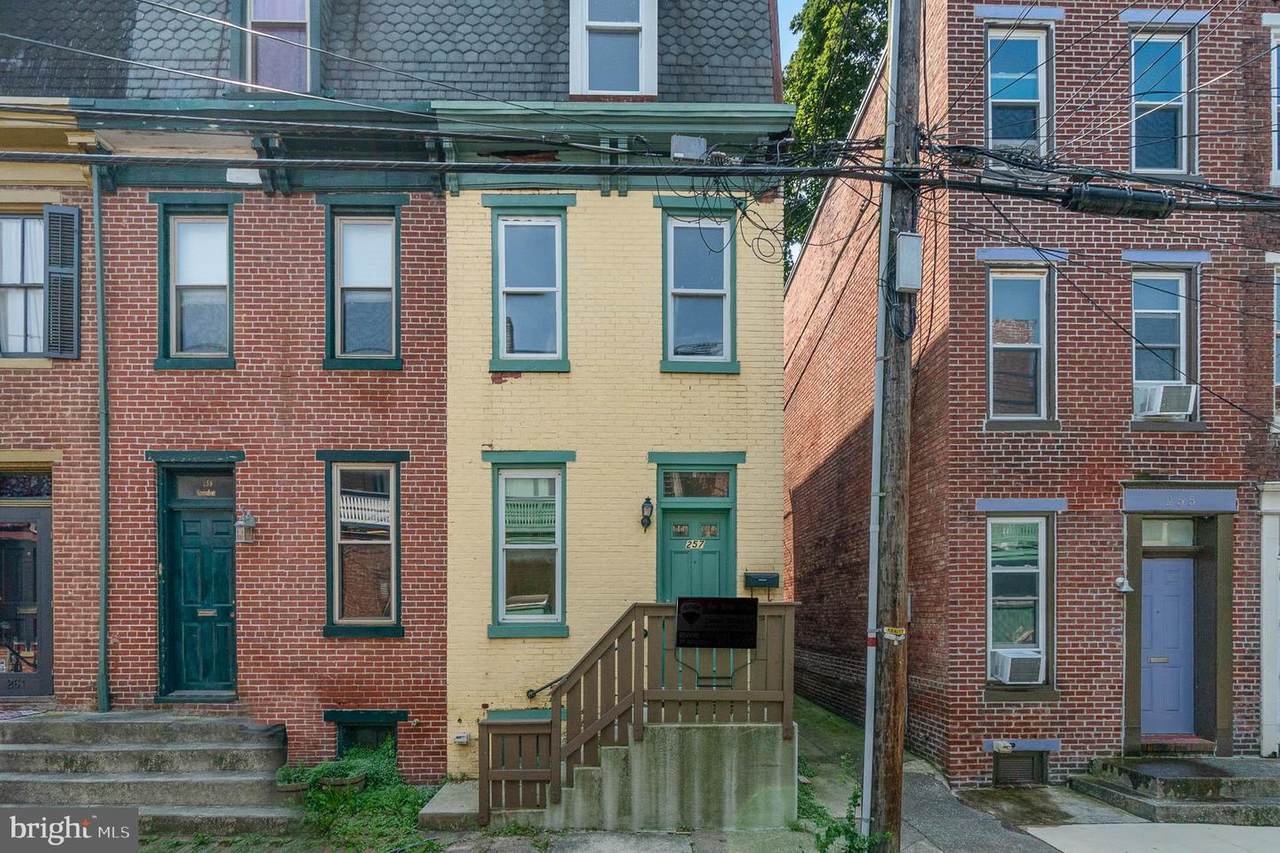 257 Sassafras Street - Photo 1
