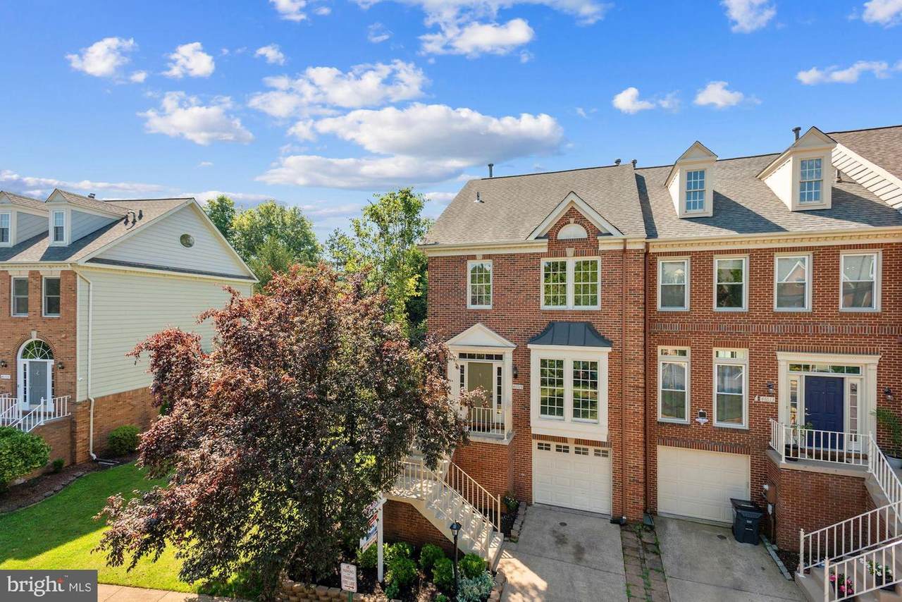 46515 Lynnhaven Square - Photo 1