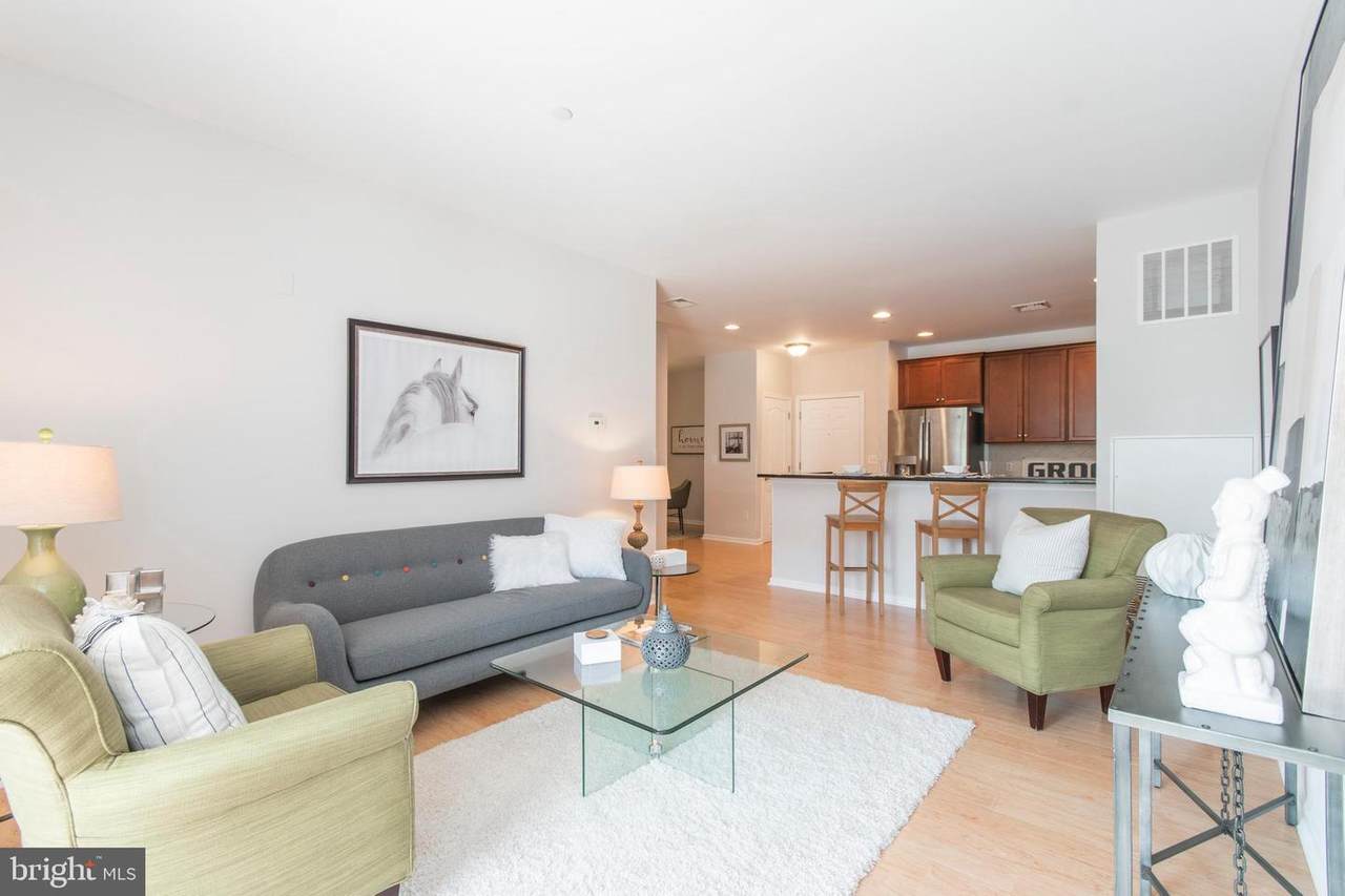 333 Carson Terrace - Photo 1