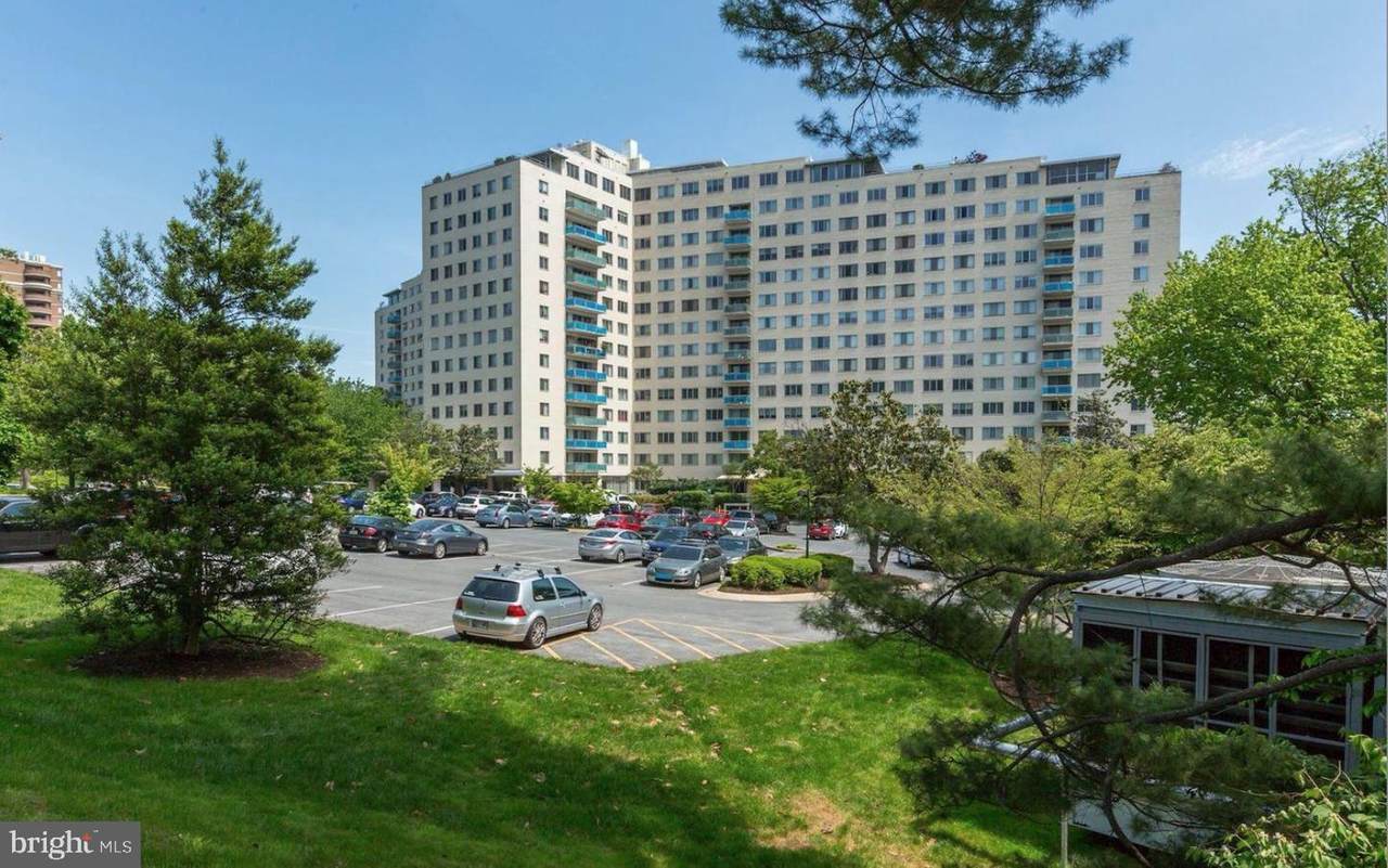 10201 Grosvenor Place - Photo 1