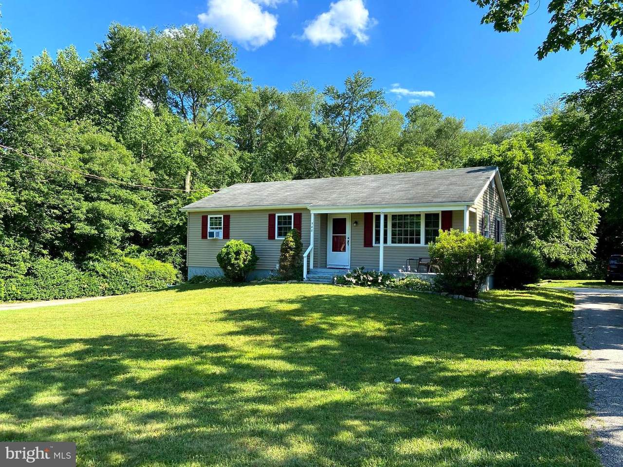 588 Irving Avenue - Photo 1