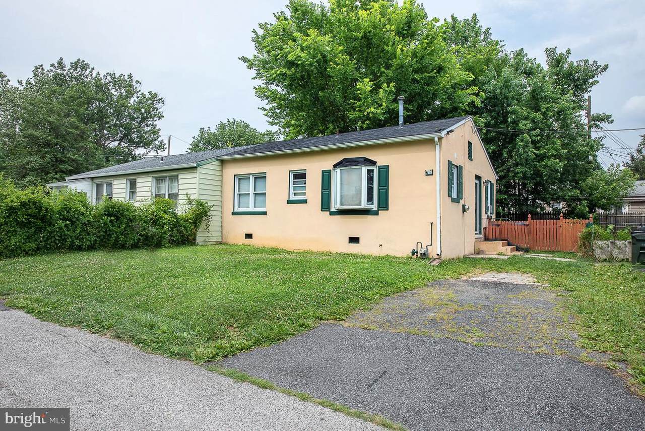 708 Columbus Court - Photo 1