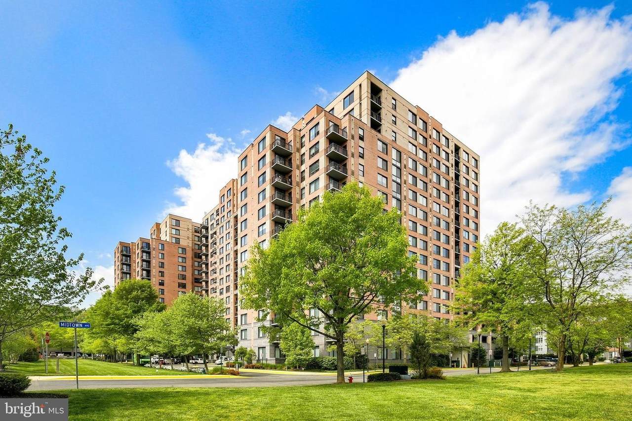 2451 Midtown Avenue - Photo 1