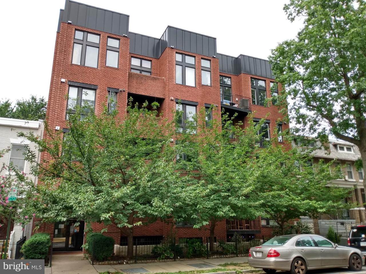 245 15TH Street - Photo 1