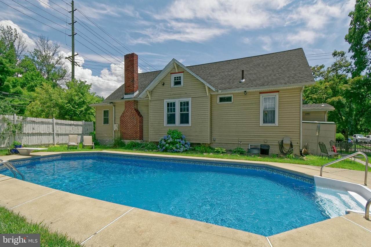 300 Woodbury Road - Photo 1