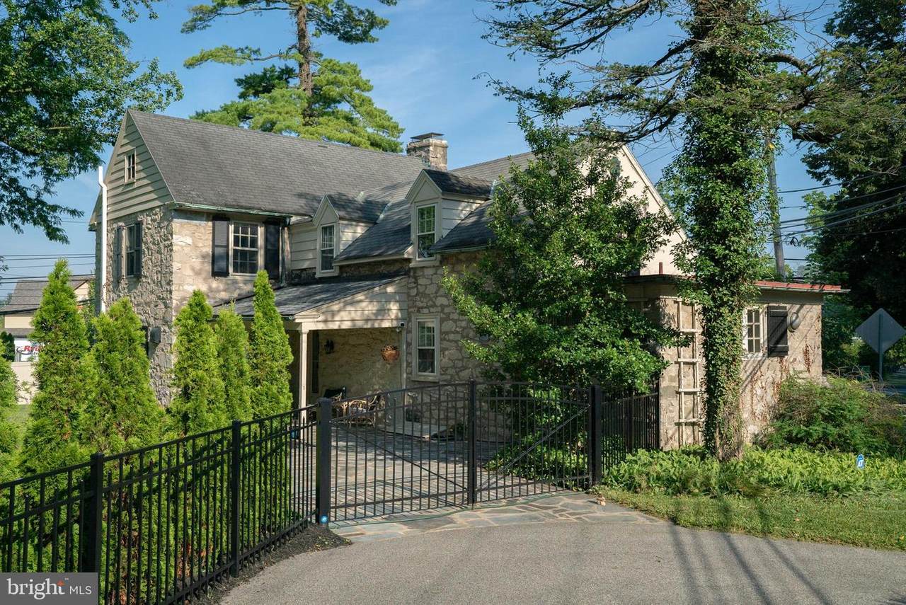 2 Village Way - Photo 1