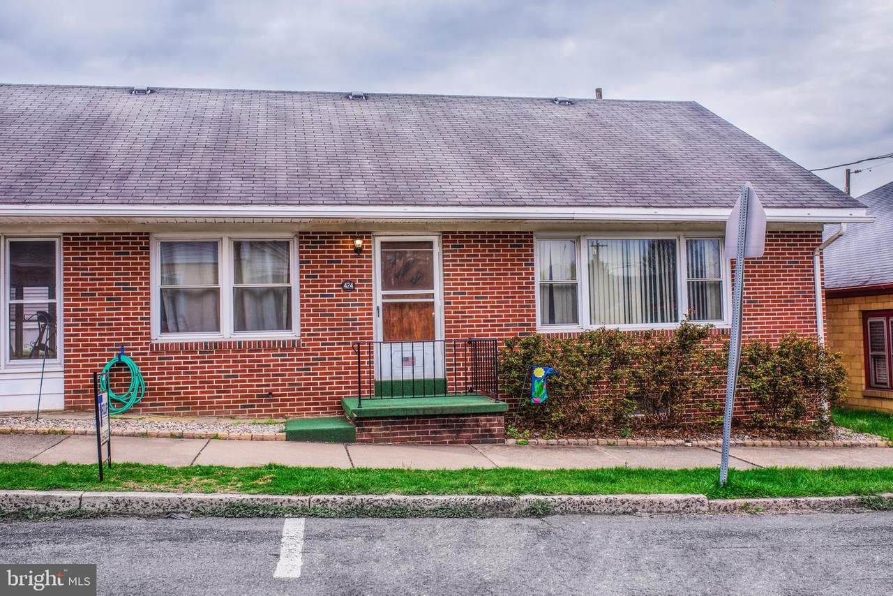424 Caroline Street - Photo 1