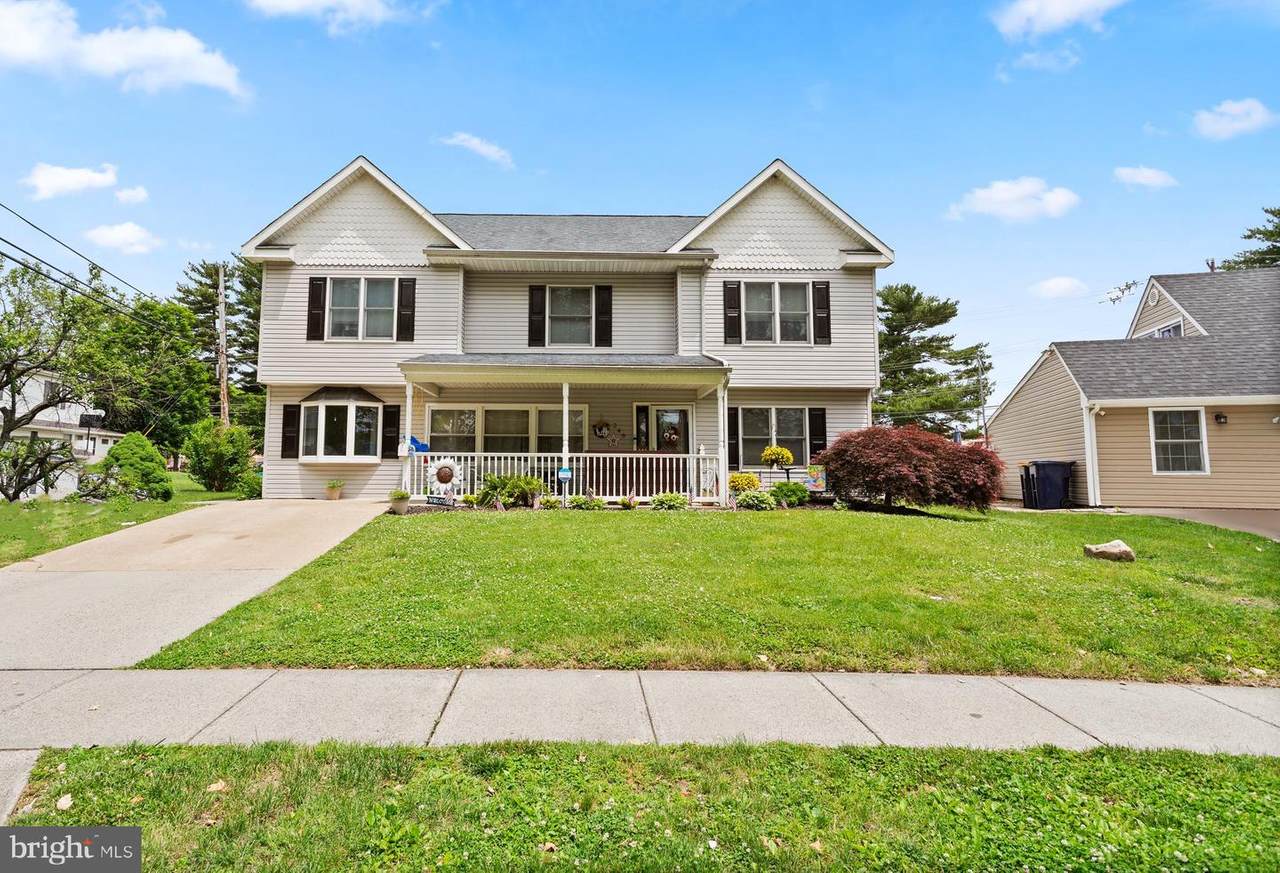 246 Kenwood Dr S - Photo 1