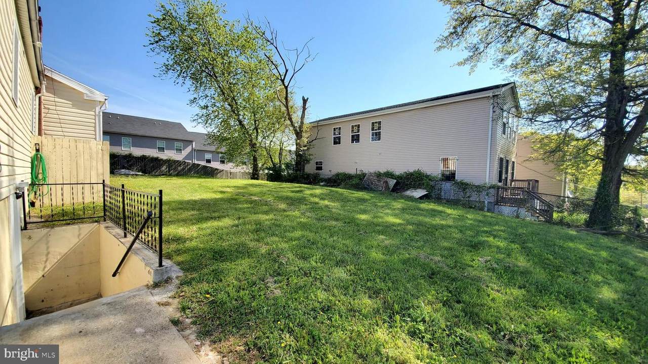 5202 DRAKE PLACE - Photo 1